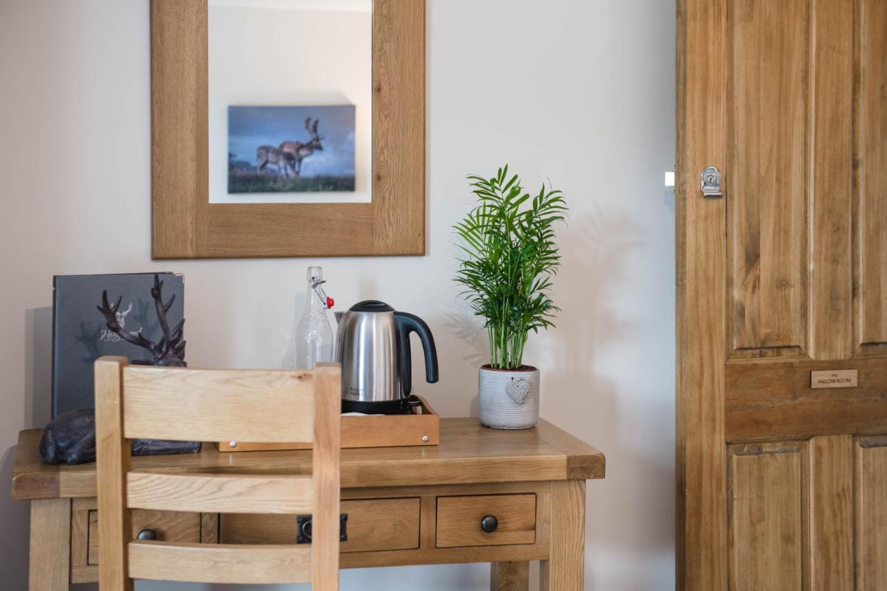The Haughmond Hotel Uffington  ภายนอก รูปภาพ