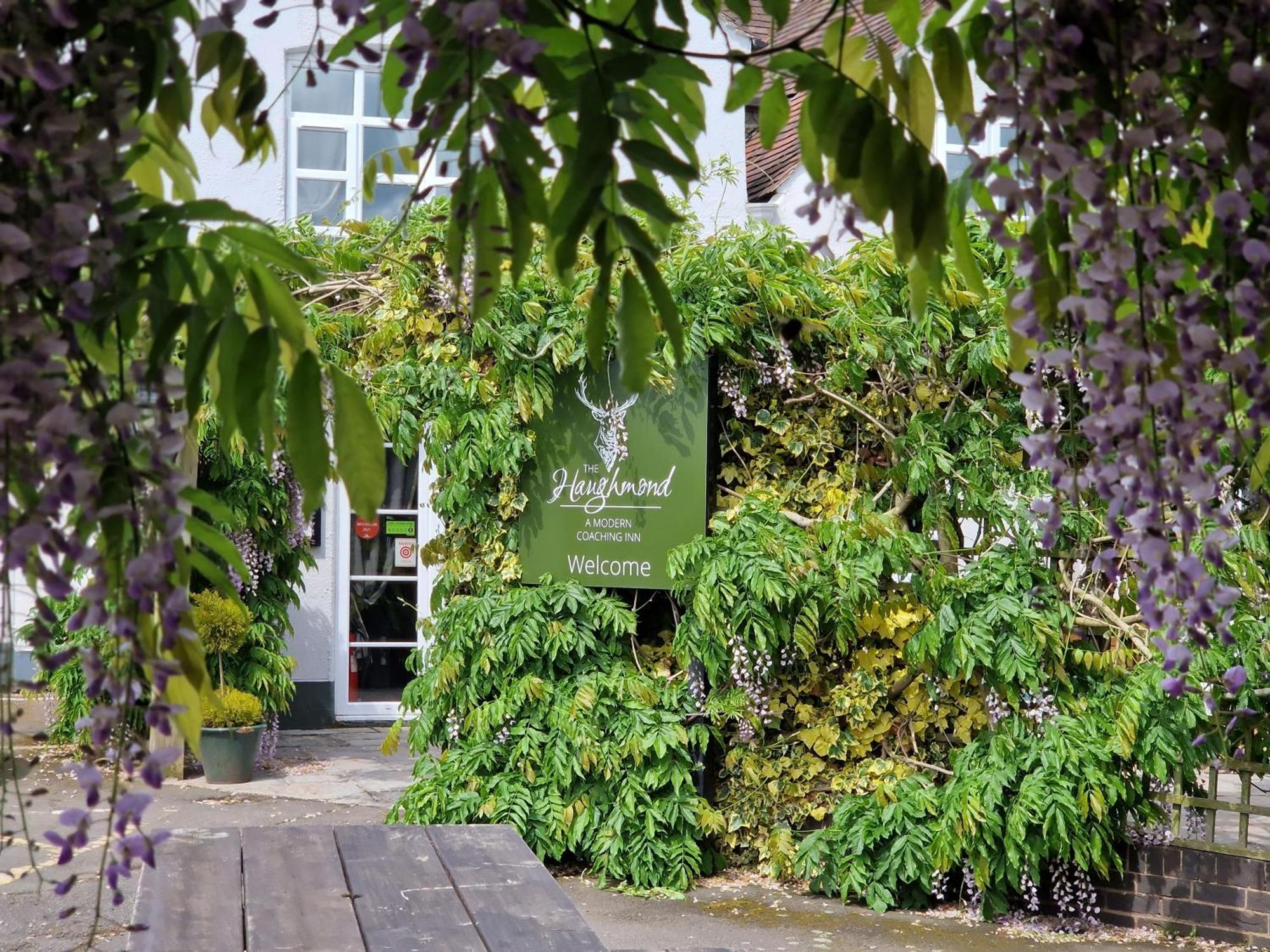 The Haughmond Hotel Uffington  ภายนอก รูปภาพ